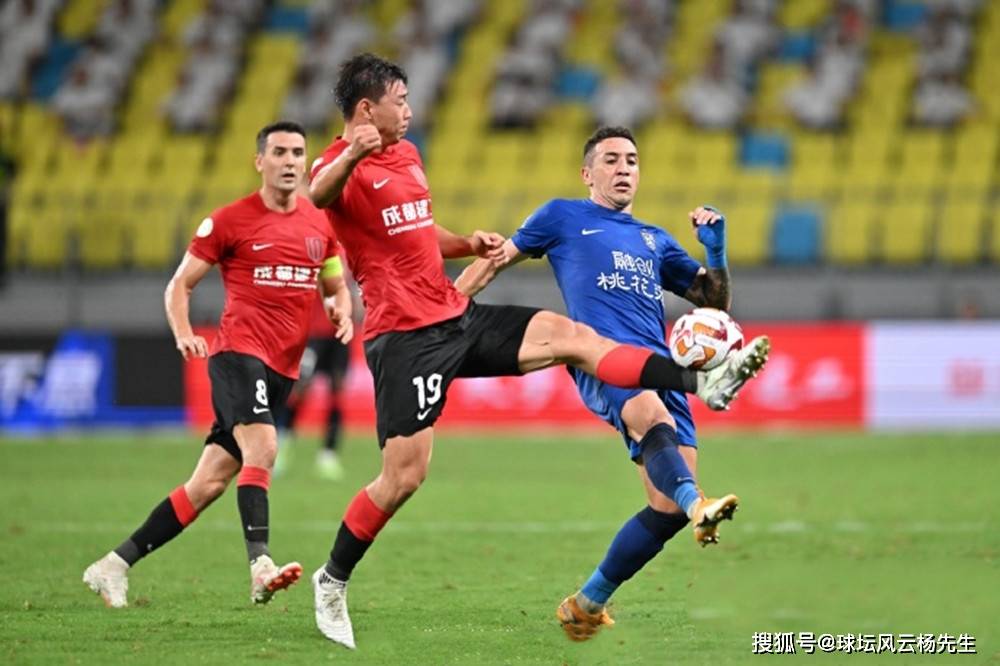 ayx体育 纳达尔在老鹰比赛中出色防守,惊险取胜引发热议!