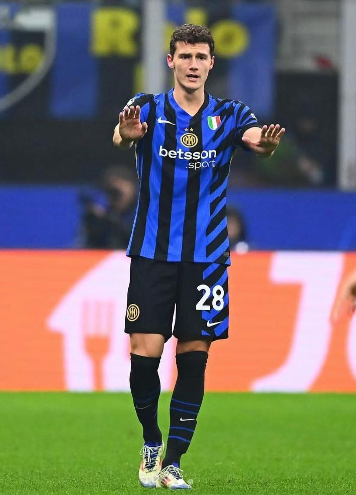 关于转会期体能课后,国际米兰刷新队史纪录备战足总杯,底气十足,球队文化再被提及的信息 关于转会期体能课后,国际米兰刷新队史纪录备战足总杯,底气十足,球队文化再被提及的信息